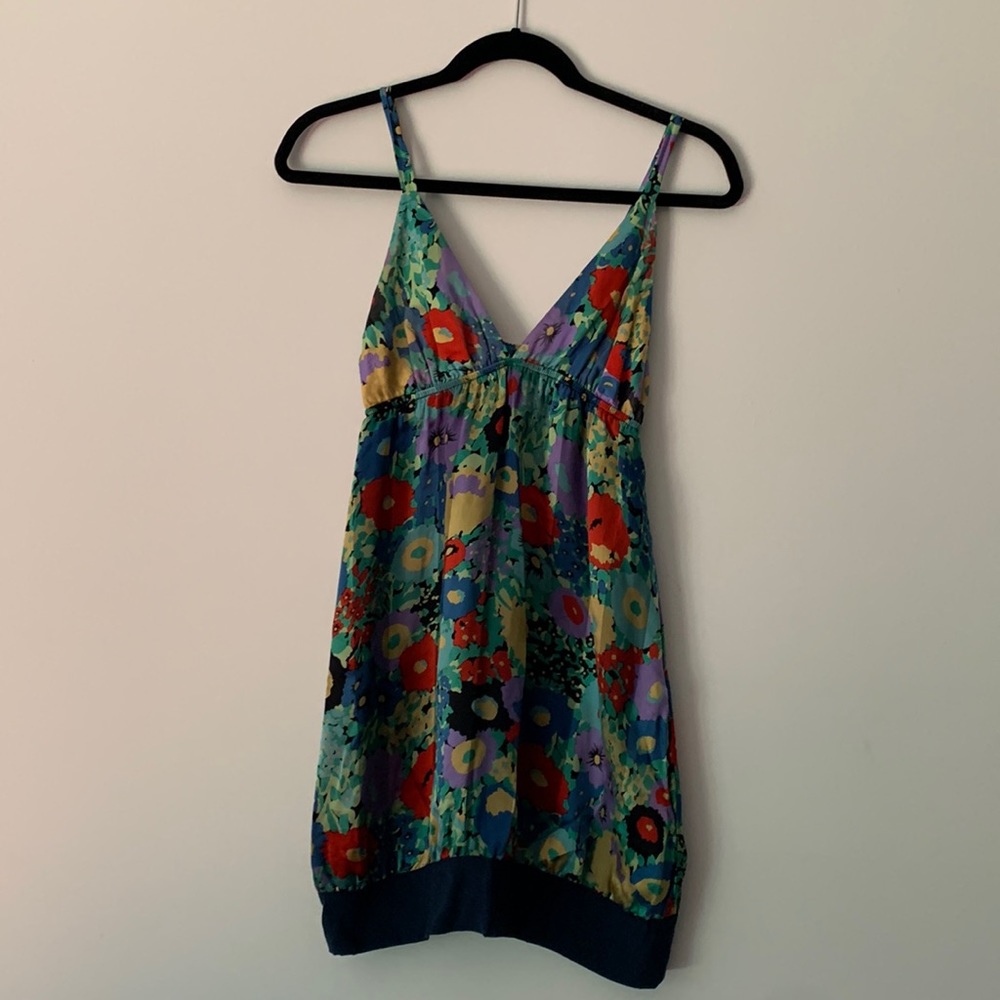 Myne floral dress for a fun look. 100% silk. Size S.